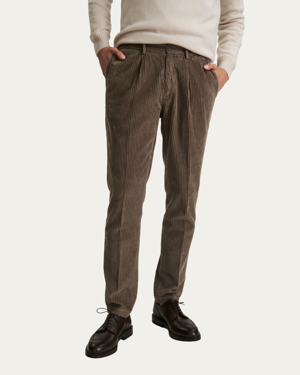 Spodnie sztruksowe w kolorze taupe | Devore