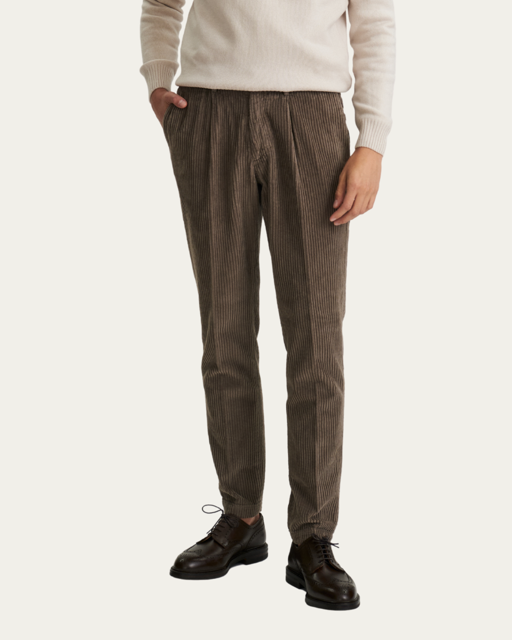 Spodnie sztruksowe w kolorze taupe | Devore