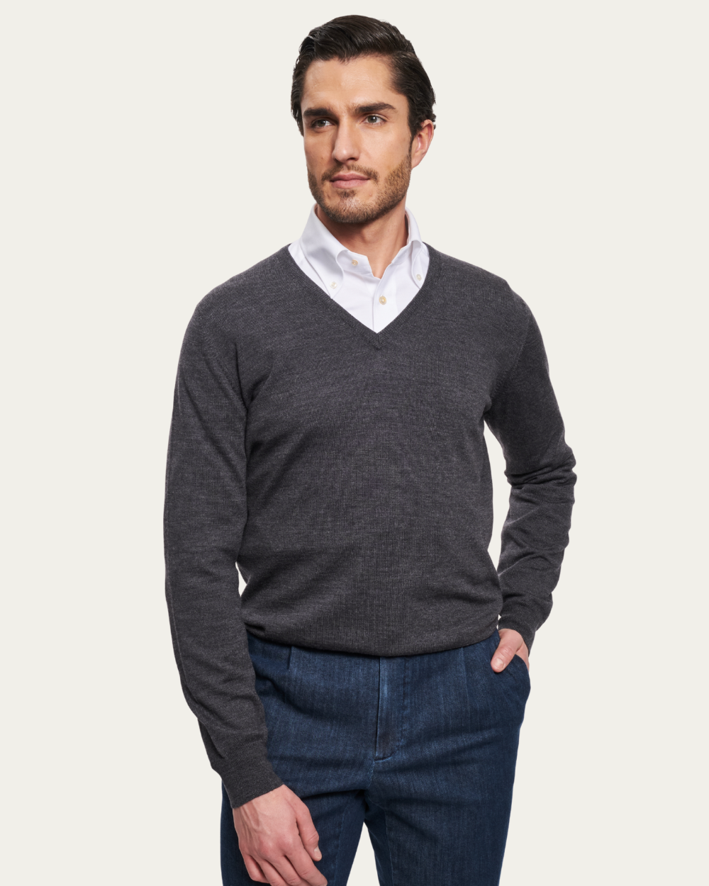 Szary sweter z dekoltem w serek z dziewiczej wełny | BERG’S