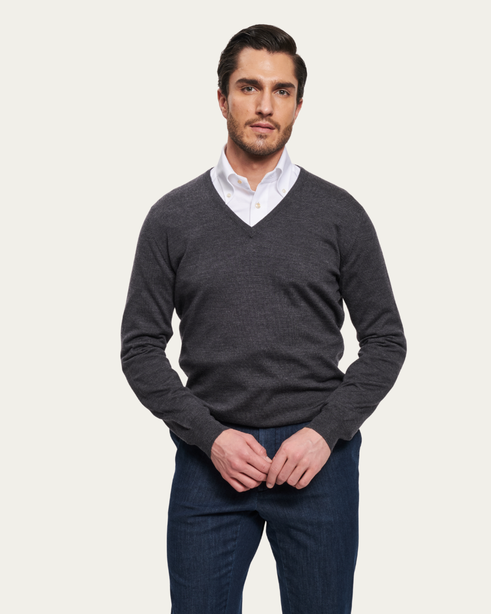 Szary sweter z dekoltem w serek z dziewiczej wełny | BERG’S