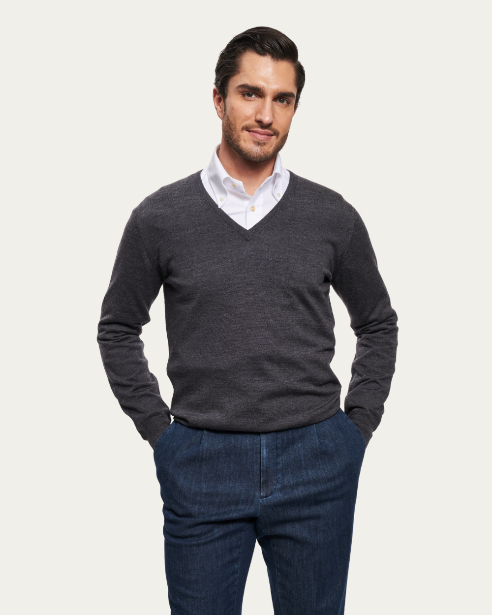 Szary sweter z dekoltem w serek z dziewiczej wełny | BERG’S