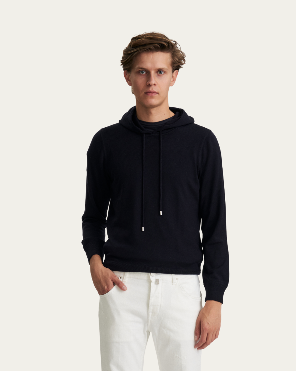 Granatowa bluza z kapturem z dziewiczej wełny | BERG'S