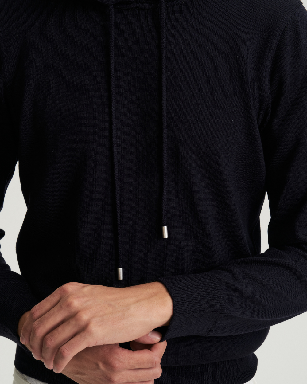 Granatowa bluza z kapturem z dziewiczej wełny | BERG'S