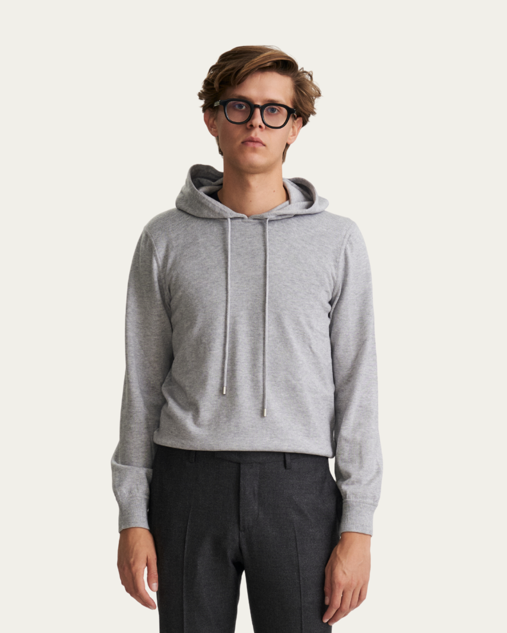 Szara bluza z kapturem z dziewiczej wełny | BERG'S